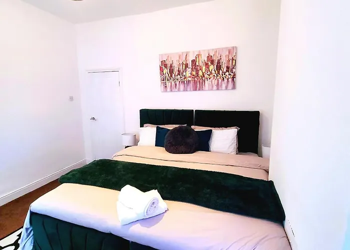 Central Manchester Modern Cosy Home 2 Bed 2 Baths
