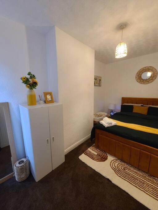 Ferienhaus Modern Cosy 2 Bed 2 Baths *