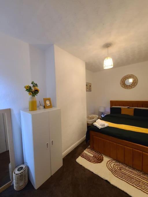 Ferienhaus Modern Cosy 2 Bed 2 Baths Manchester