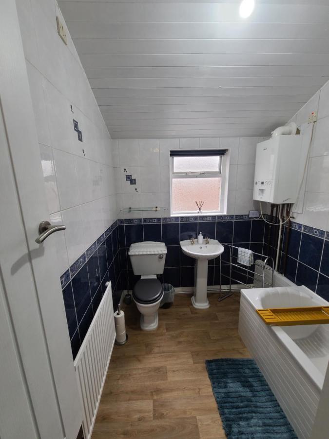 Modern Cosy 2 Bed 2 Baths Ferienhaus