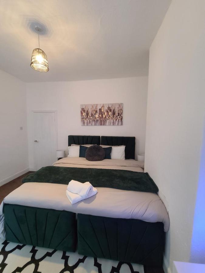 Ferienhaus Modern Cosy 2 Bed 2 Baths Manchester