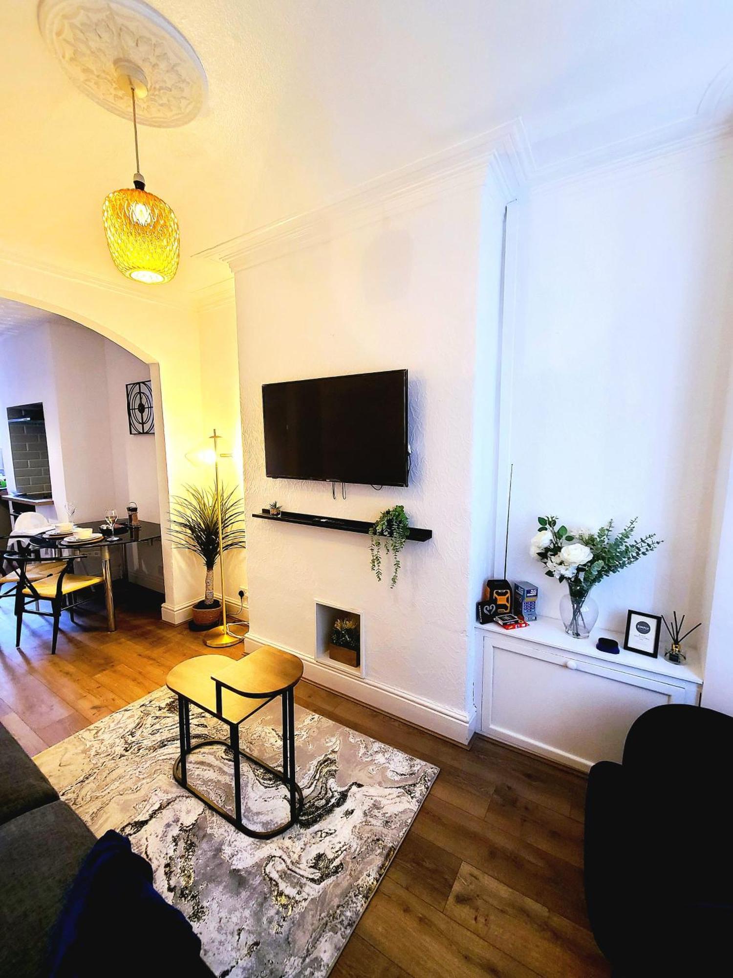 Modern Cosy 2 Bed 2 Baths Ferienhaus *
